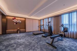 Fitness centrum a/nebo fitness zařízení v ubytování Orange Crystal Hotel Zhizhu Garden East China Normal University Minhang District Shanghai