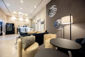 Kuchyň nebo kuchyňský kout v ubytování Hotel Kronjuwel by BRIGHT - NEU RENOVIERT - NEWLY RENOVATED