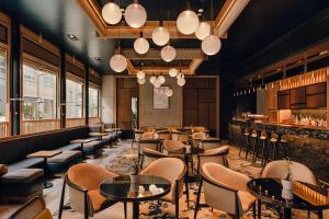 Posezení v ubytování Nobu Hotel London Shoreditch