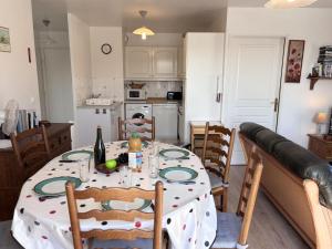 Dapur atau dapur kecil di Apartment Le Manoir-2 by Interhome +18 gambar