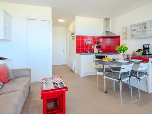 Kuchyň nebo kuchyňský kout v ubytování Studio Horizon-1 by Interhome + 30 fotografií