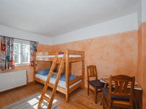 Postel nebo postele na pokoji v ubytování Holiday Home Oberhaslach by Interhome