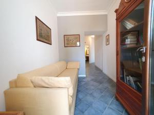 Χώρος καθιστικού στο Apartment La Rosa-3 by Interhome