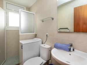 Koupelna v ubytování Apartment Blue Ocean-2 by Interhome