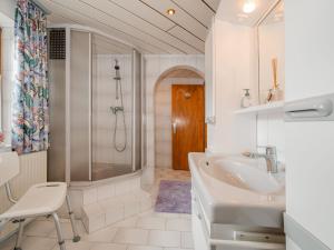 Koupelna v ubytování Apartment Dachstein Südwand-2 by Interhome