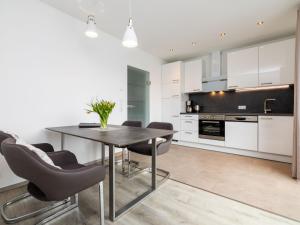 Kuchyň nebo kuchyňský kout v ubytování Apartment Bergblick by Interhome