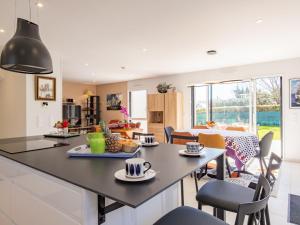 Køkken eller tekøkken på Holiday Home Keryanne by Interhome