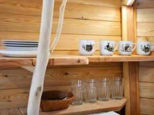Příslušenství pro přípravu čaje a kávy v ubytování Holiday Home Treehouse 1 by Interhome