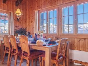 Φωτογραφία από το άλμπουμ του Chalet Panorama des Cimes by Interhome σε Nendaz