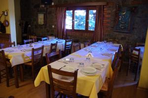 Un restaurante o sitio para comer en Villa Platythea