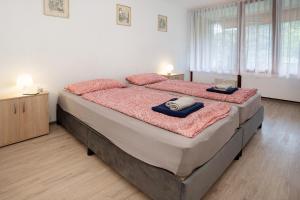 Postel nebo postele na pokoji v ubytování Ferienwohnung Adrion