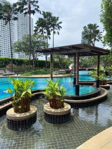 Bazén v ubytování Room near Iconsiam 2km nebo v jeho okolí