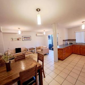 Gallery image of Sandy Shores Family Pool & Beach Villa with Spa! in Mandurah
