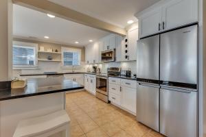 Η κουζίνα ή μικρή κουζίνα στο Boracay Lower by Carolina Beach Realty