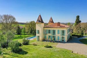 Kolam renang di atau dekat dengan Château Soules - Piscine - Lac - Calme