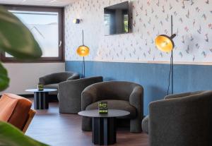 Posezení v ubytování B&B HOTEL Saint-Pierre-en-Faucigny Bonneville + 21 fotografií
