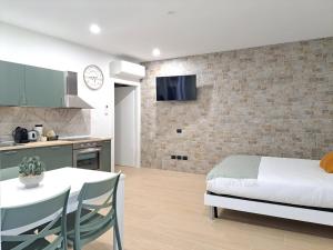 Kuchyň nebo kuchyňský kout v ubytování Victoria Studio 1 e 2 by Quokka 360 - Close to Porta Torre in Como