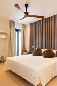 Giường trong phòng chung tại Allegro