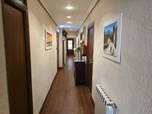 Zdjęcie z galerii obiektu Pension Aries w mieście San Sebastián