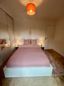 Letto o letti in una camera di Charming Provençal Villa with pool and garden