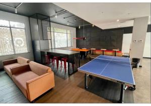 Stolní tenis v ubytování JOIVY Affordable Dublin Thomas Street - Adults only nebo okolí