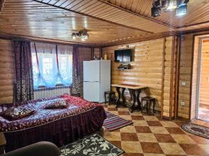 Kuchyň nebo kuchyňský kout v ubytování Ластівчине гніздо + 35 fotografií