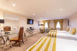 TV a/nebo společenská místnost v ubytování Best Western Premier Doncaster Mount Pleasant Hotel