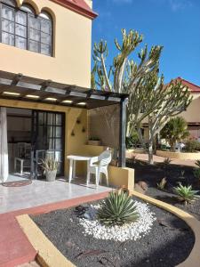 Το κτήριο όπου στεγάζεται  το διαμέρισμα +10 φωτογραφίες