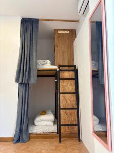 Postel nebo postele na pokoji v ubytování Spanglish Hostel Benidorm