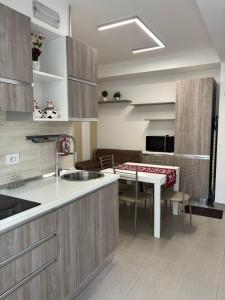 Køkken eller tekøkken på Appartamento Lidia - vacanze al mare pieno centro - Premium Villas