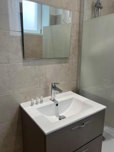 Kúpeľňa v ubytovaní Lourdes : Superbe T2 42m2