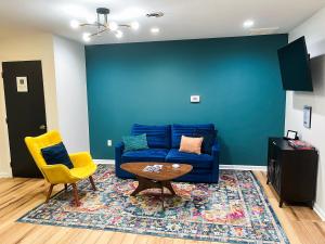 Χώρος καθιστικού στο The Baker The Archive Lofts