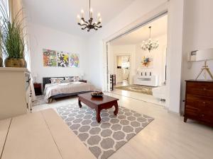 Posteľ alebo postele v izbe v ubytovaní Elegant 125m2 apartment in center of Budapest