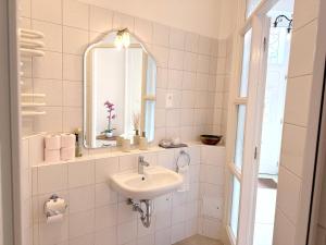 Kúpeľňa v ubytovaní Elegant 125m2 apartment in center of Budapest