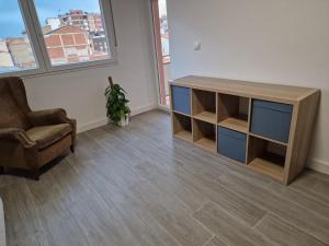 Fotografie z fotogalerie ubytování Habitacion BNB con balcon Alfarooms v destinaci Albacete + 6 fotografií