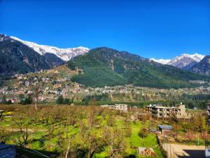 Gallery image of Kundan Hotel and Restaurant in Manāli +51 photos