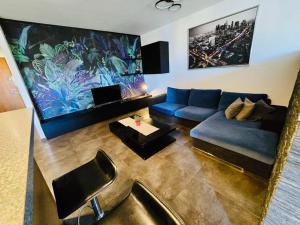 Część wypoczynkowa w obiekcie Apartament z widokiem na Wawel w centrum miasta