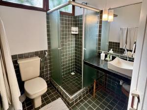 Bilik mandi di Hotel Pousada Pitinga