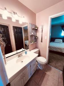 Koupelna v ubytování Red Cliffs Rental + 8 fotografií