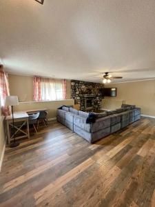 Posezení v ubytování Camp Patriot Private Resort