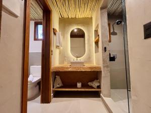 Bilik mandi di Hotel Pousada Pitinga