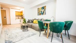 Flowers Apartments by YamaLuxeにあるキッチンまたは簡易キッチン