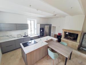 Gallery image of Spacieuse Villa à 5 min à pieds du centre ville d'Uzès in Uzès +17 photos