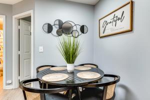 תמונה מהגלריה של Outdoor Entertainment Area Family Concord Apt! בקונקורד