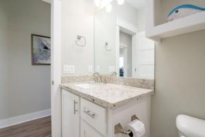 Ένα μπάνιο στο 3BR 2.5BA King Bed Walk to Beach +41 φωτογραφίες