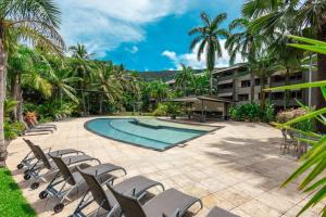 Kewarra Beach Studio Apt with Resort Pool and BBQ内部或周边的泳池