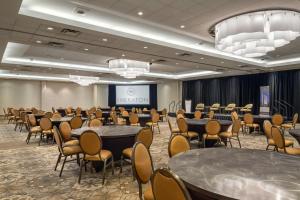 Konferenční prostory v ubytování Sheraton Vancouver Guildford Hotel + 37 fotografií