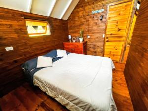 Glamping Chalet Deluxe cerca al centro de Villa de Leyva - By Serena Morena客房内的一张或多张床位