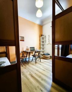 Ένα ή περισσότερα κρεβάτια σε δωμάτιο στο Ey Lisbon GuestHouse