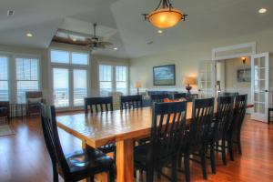 Gallery image of Doublewood A by Carolina Beach Realty in Kure Beach +29 photos